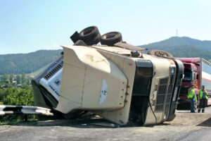 How Nash Law Personal Injury Lawyers Can Help After an Oversized Load Truck Accident in Dallas